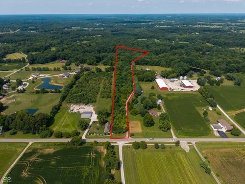 3201-3299-3201 W Bear Claw Rd, Trafalgar, IN, 46181-8982 | Card Image
