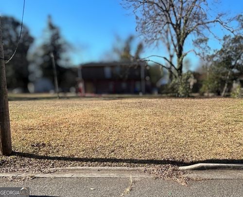 910 Maple St, Fort Valley, GA, 31030-2904 | Card Image