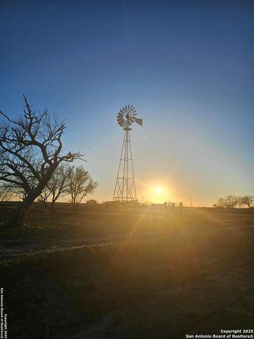 112 Sylas Hayes, Pleasanton, TX, 78064 | Card Image