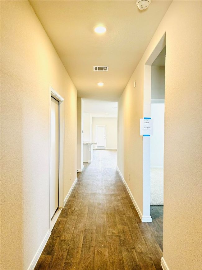 Entry Hallway | Image 4