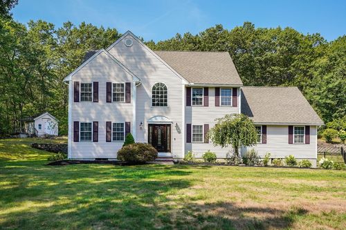 4 Natasha Cir, Methuen, MA, 01844-4176 | Card Image