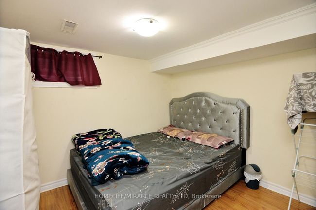 7 Sophia St, House other with 3 bedrooms, 2 bathrooms and 4 parking in Brampton ON | Image 32