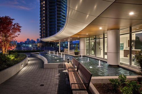 {{alt}} | Card Image