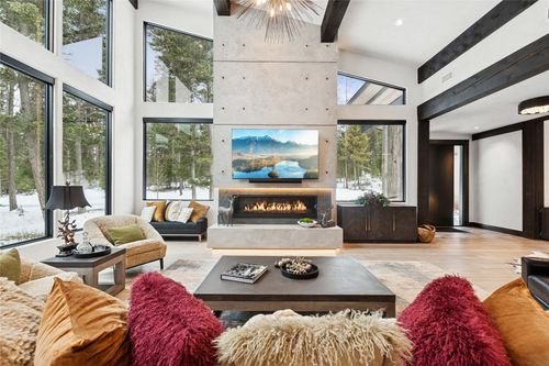 121 Whitefish Forest Loop, Whitefish, MT, 59937-9005 | Card Image