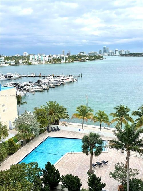 apt-8d-7545 E Treasure Dr, North Bay Village, FL, 33141-4309 | Card Image