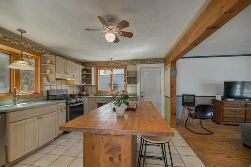 328 Prospect St, Franklin, NH, 03235-1931 | Card Image