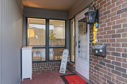 261 Vista Dr, Jericho, NY, 11753-2808 | Card Image