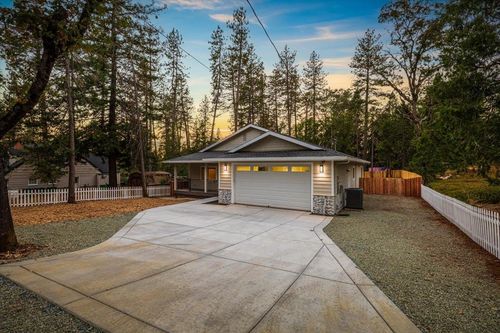 10034 Greenwood Rd, Grass Valley, CA, 95945-8514 | Card Image