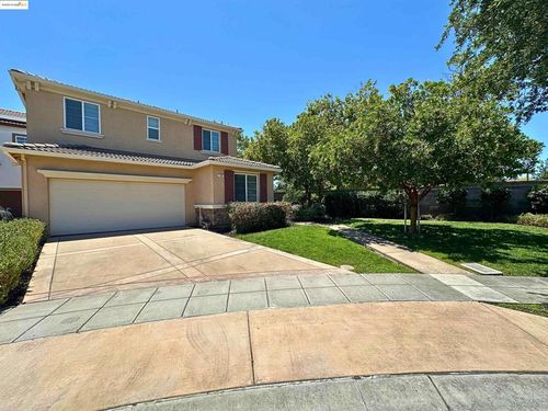 148 W Del Prado Ct, Mountain House, CA, 95391-1247 | Card Image
