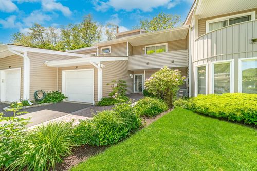 30 Kristin Ln, Hauppauge, NY, 11788-1236 | Card Image