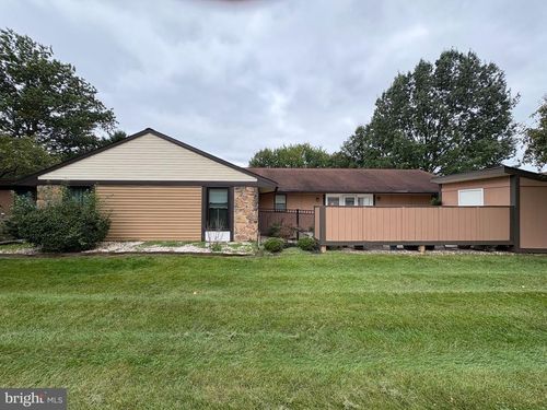 16-16 Abbey Ct, CARLISLE, PA, 17015-4384 | Card Image