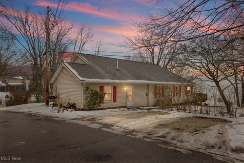 81 Cherry Dr Nw, North Canton, OH, 44720-5301 | Card Image