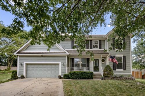 11669 S Parkwood Dr, Olathe, KS, 66061-7110 | Card Image