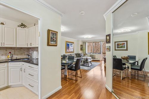 apt-3m-22055 46th Ave, Bayside, NY, 11361-3668 | Card Image