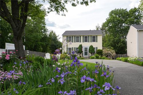 102 Canning St, Cumberland, RI, 02864-2504 | Card Image
