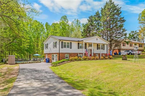 7245 Sleepy Hollow Dr, Archdale, NC, 27263-8938 | Card Image