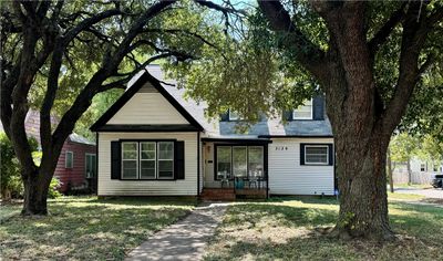 3130 Lasker Avenue, House other with 4 bedrooms, 2 bathrooms and null parking in Waco TX | Image 1