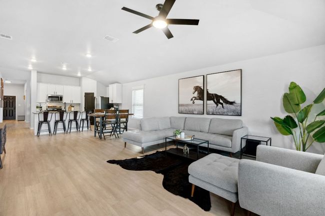 Enjoy the convenience of remote-controlled ceiling fans! | Image 18