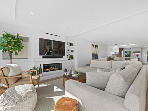 2526 Marine Dr, West Vancouver, BC, V7V1L4 | Card Image