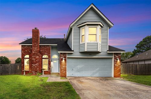 1305 W Honolulu Pl, Broken Arrow, OK, 74012-7740 | Card Image