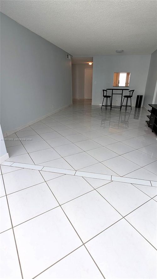 404-301 Ne 14th Ave, Hallandale Beach, FL, 33009-7441 | Card Image