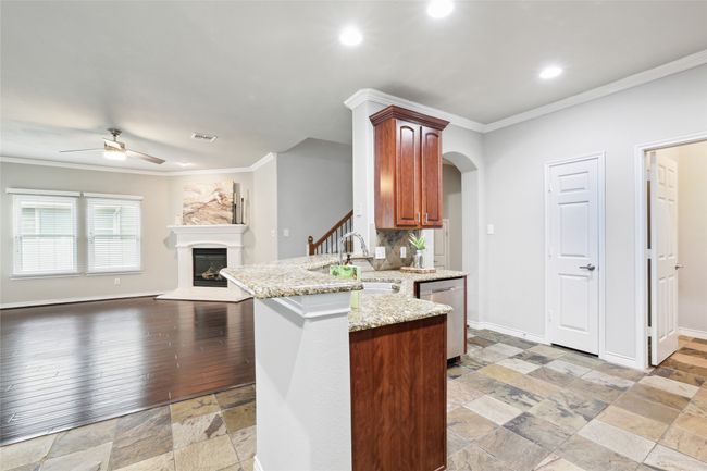 1005 Greenview Ln, House other with 3 bedrooms, 3 bathrooms and null parking in Savannah TX | Image 7
