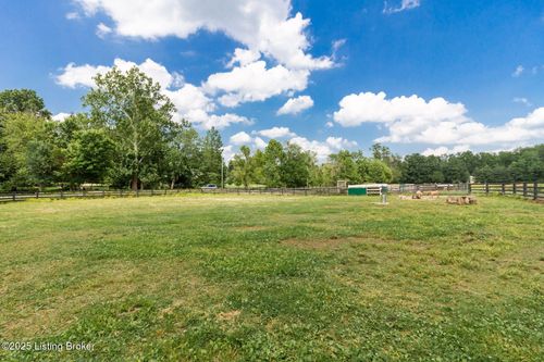 11903 La Grange Rd, Anchorage, KY, 40223-2174 | Card Image