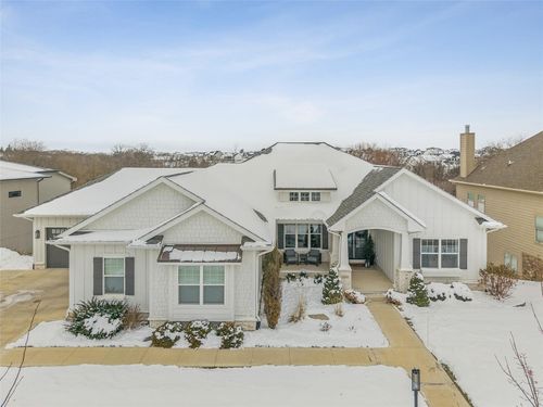 17415 Berkshire Pkwy, Clive, IA, 50325-2628 | Card Image