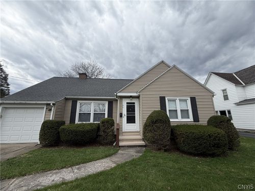 50 New Hartford St, New Hartford, NY, 13413-1633 | Card Image