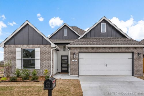 2701 W Madison St, Broken Arrow, OK, 74012-1514 | Card Image