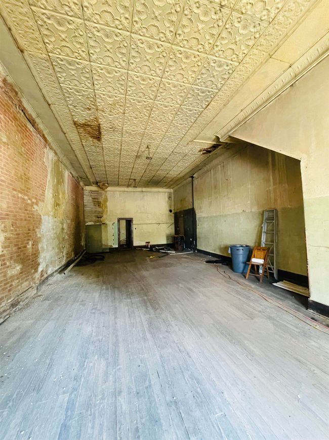 103 W Main St, Home with 0 bedrooms, 2 bathrooms and 2 parking in Larwill IN | Image 11