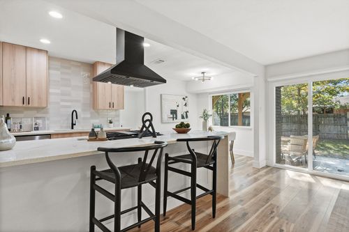 2807 Cornish Cir, Austin, TX, 78745-4706 | Card Image