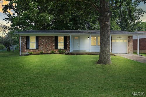 3855 Belcroft Dr, Florissant, MO, 63034-2501 | Card Image