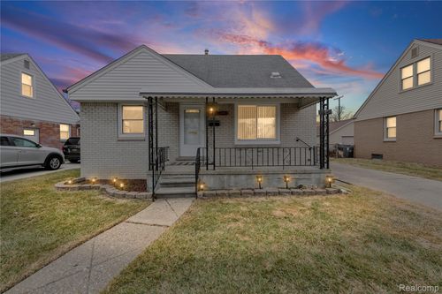 25215 Mackinac St, Roseville, MI, 48066-3951 | Card Image