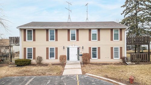 d-3901 Country Place, Sheboygan, WI, 53081 | Card Image