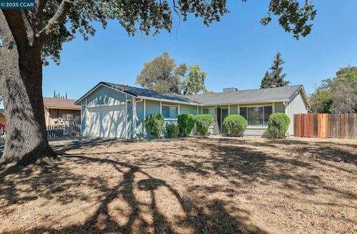 5385 Bamford Dr, Sacramento, CA, 95823-4772 | Card Image