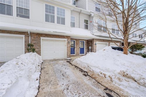 310 Bridgeview Dr, Poughkeepsie, NY, 12601-3933 | Card Image