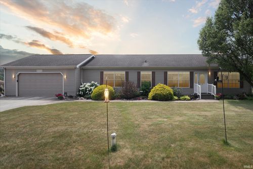 8272 N 850 E Road, New Carlisle, IN, 46552 | Card Image