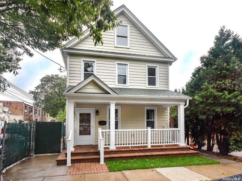 4 S 8th St, New Hyde Park, NY, 11040-4851 | Card Image