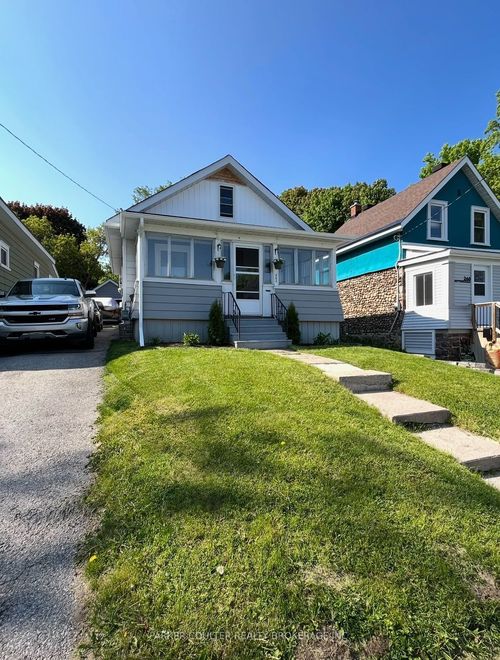 262 Nottawasaga St, Orillia, ON, L3V3K4 | Card Image