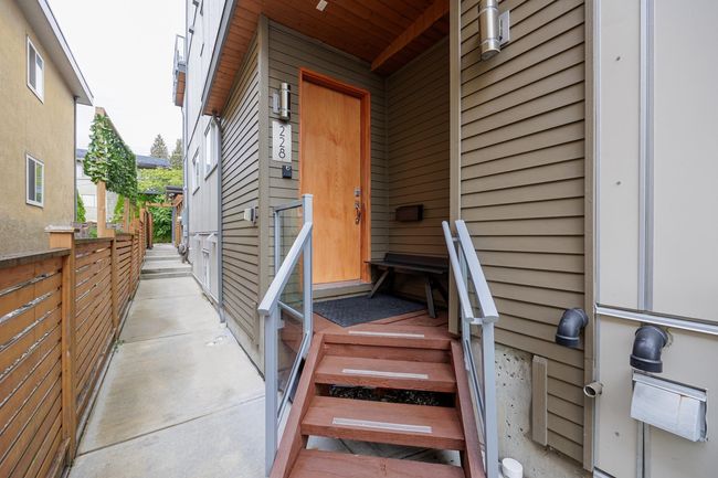 228 E 12th Street, Townhouse with 5 bedrooms, 4 bathrooms and 1 parking in North Vancouver BC | Image 30