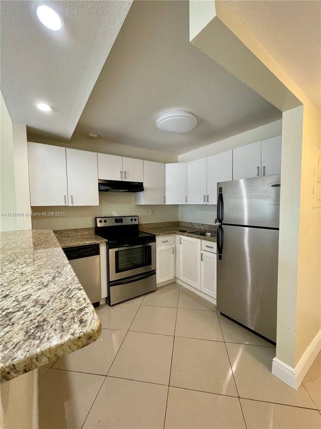 APT-3 - 251 Se 6 Th Ave, Condo with 1 bedrooms, 2 bathrooms and null parking in Pompano Beach FL | Image 7