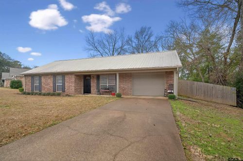 823 Willow Creek Dr, Jacksonville, TX, 75766 | Card Image