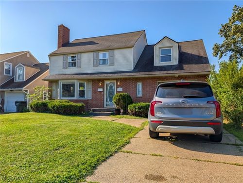 1000 Milford St Ne, Canton, OH, 44714-1606 | Card Image