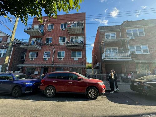 94-66/68 E 45th St, New York, NY, 10017-3102 | Card Image