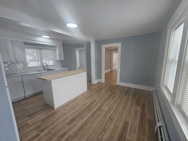 APT-1 - 223 Main Street, Condo with 1 bedrooms, 1 bathrooms and null parking in Salem NH | Image 4
