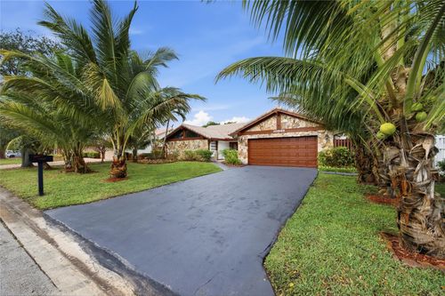 10949 Nw 1st Mnr, Coral Springs, FL, 33071-8113 | Card Image