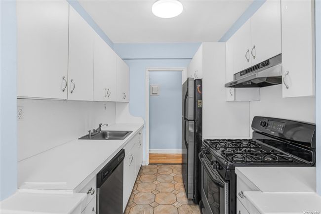 APT-224 - 69-10 Yellowstone Blvd, Home with 1 bedrooms, 1 bathrooms and null parking in Forest Hills NY | Image 6