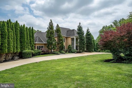 1041 Herkness Dr, Meadowbrook, PA, 19046-1156 | Card Image