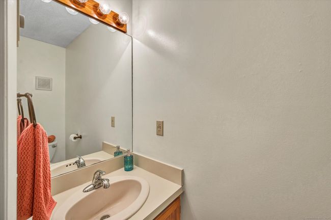 APT-157 - 745 Merrow Road, Condo with 2 bedrooms, 2 bathrooms and 2 parking in Coventry CT | Image 9